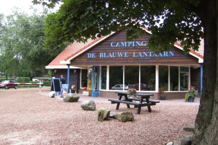Camping de blauwe lantaarn wateren